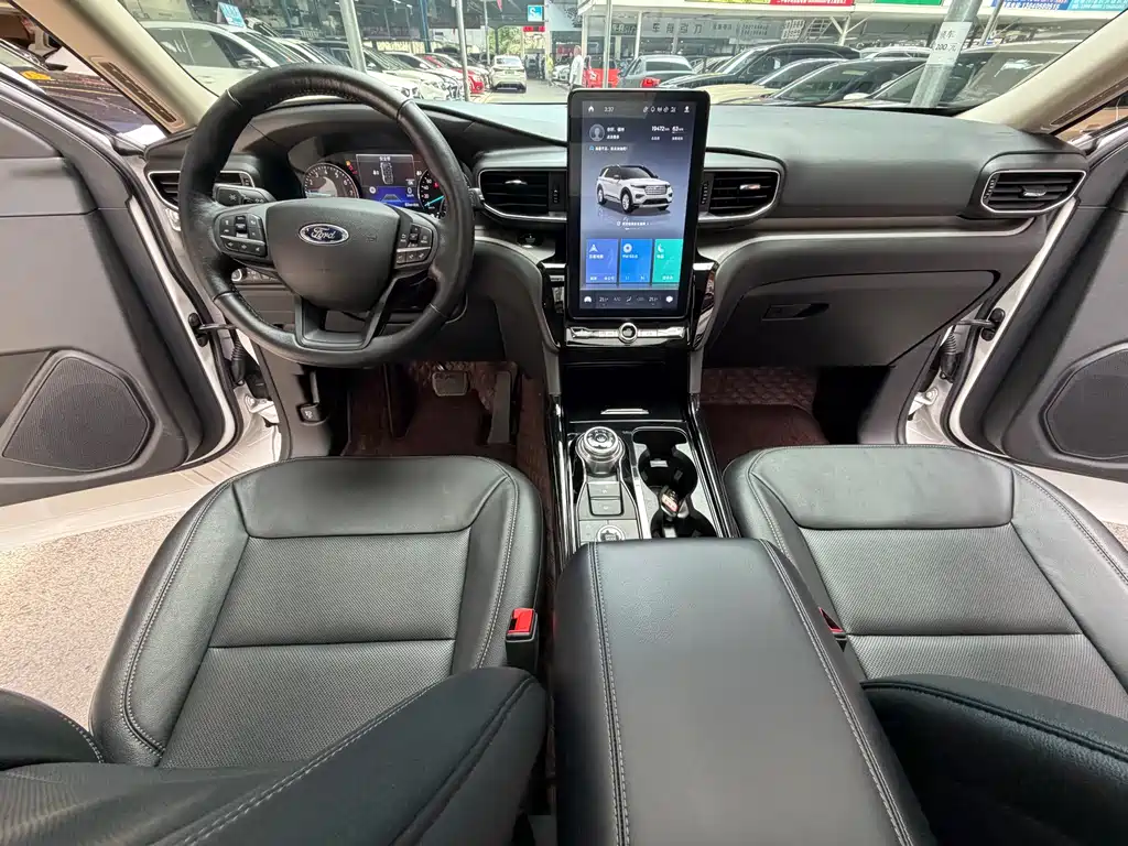 Ford Explorer 2022 — фото 20