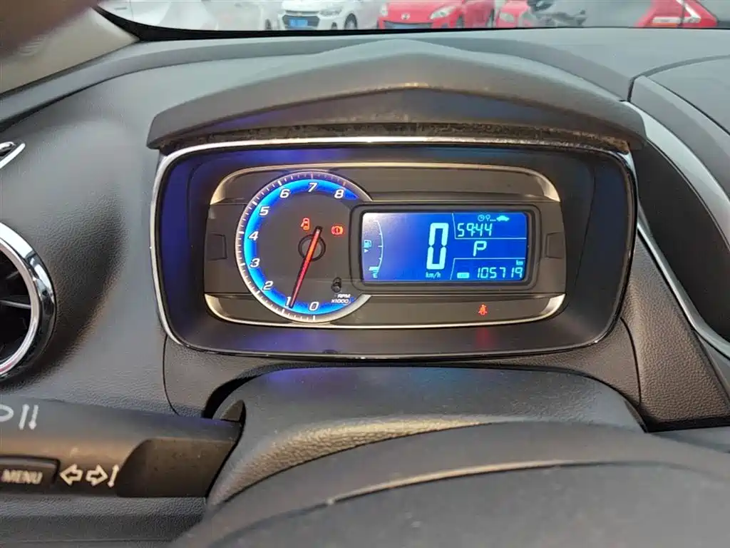 Chevrolet Trax 2015 — фото 12