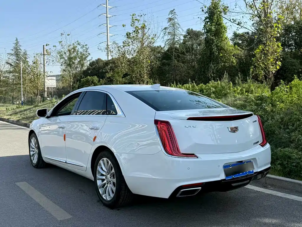 Cadillac XTS 2019 — фото 9