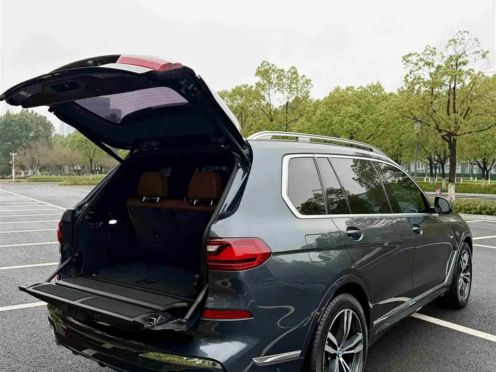 BMW X7 2021 — фото 9