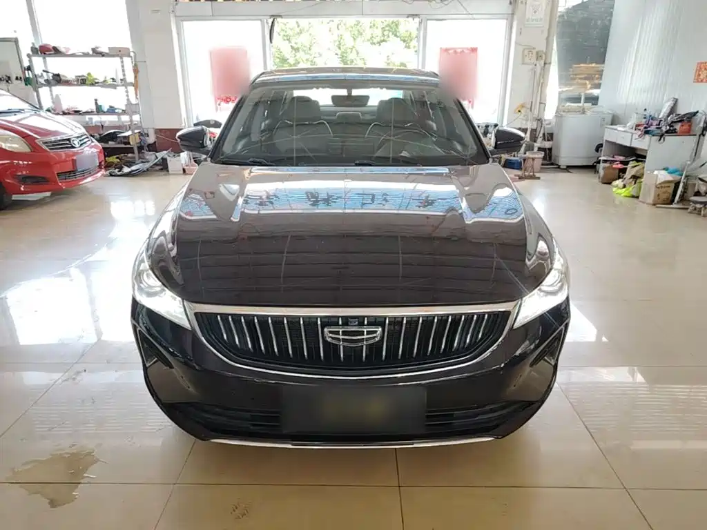 Geely Emgrand 2021
