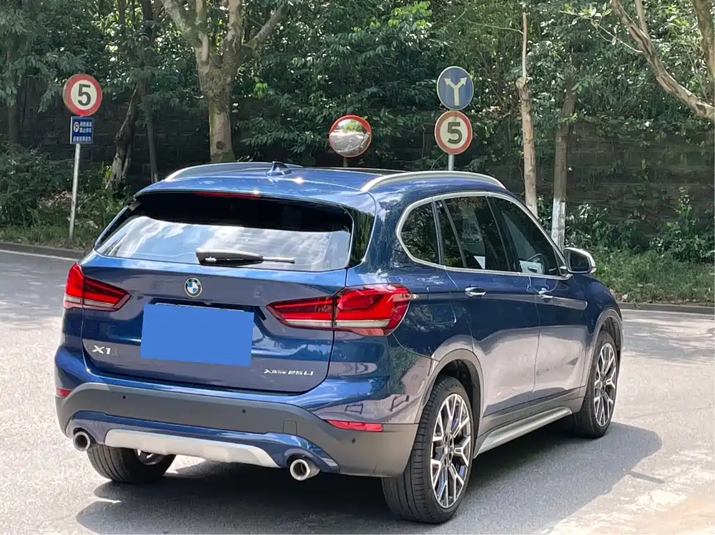 BMW X1 2021 — фото 4
