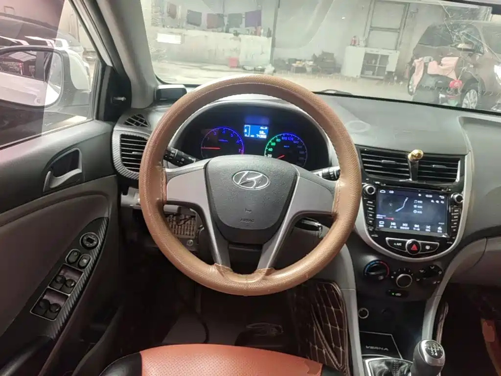 Hyundai Accent 2016 — фото 11