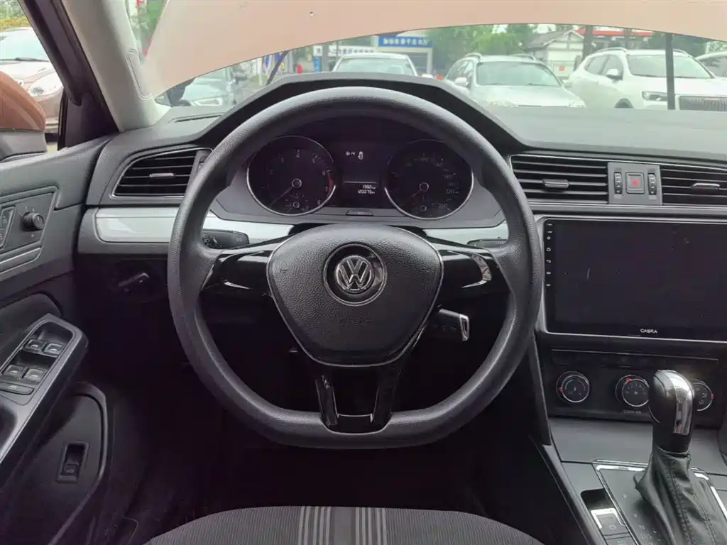 Volkswagen Lamando 2018 — фото 11