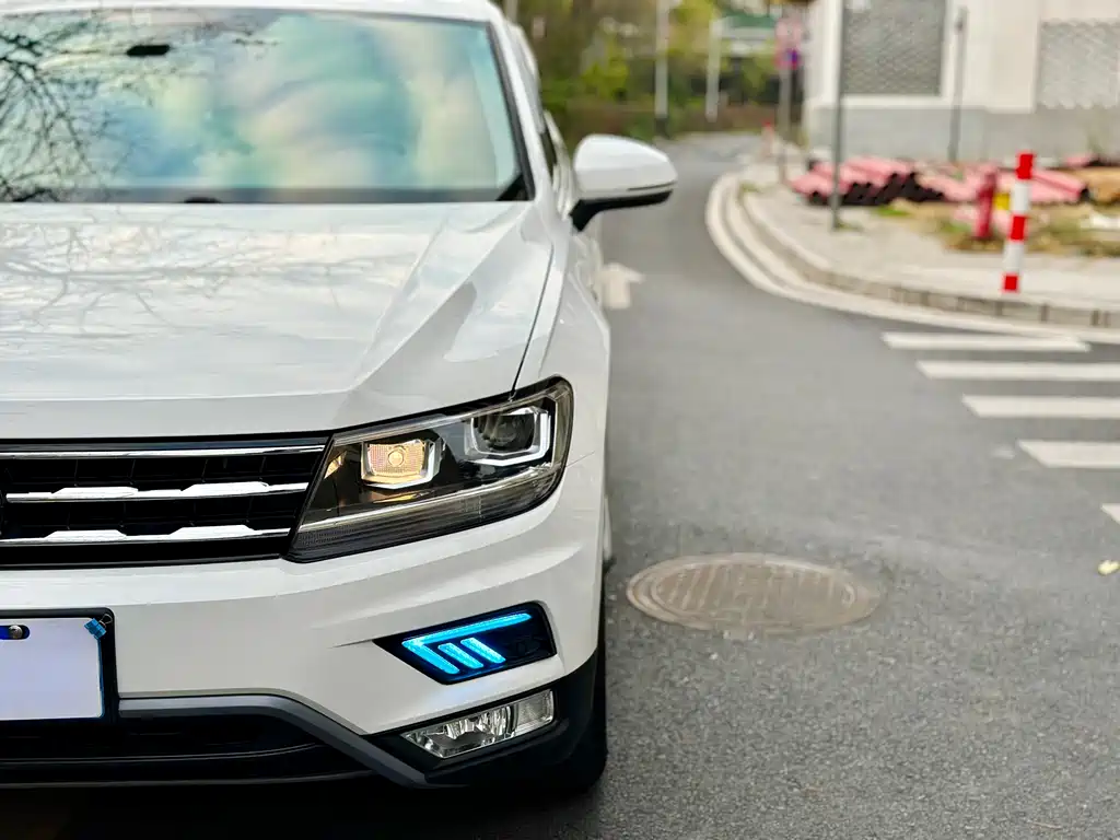 Volkswagen Tiguan L 2020 — фото 8