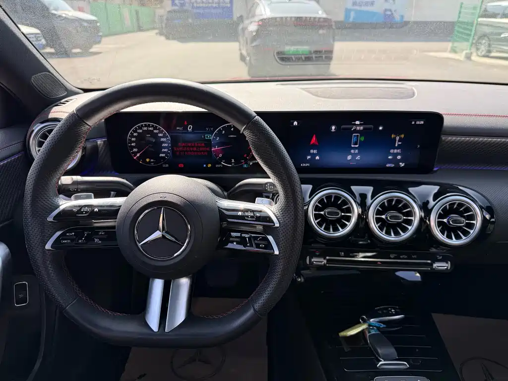 Mercedes-Benz A-Class 2024 — фото 14