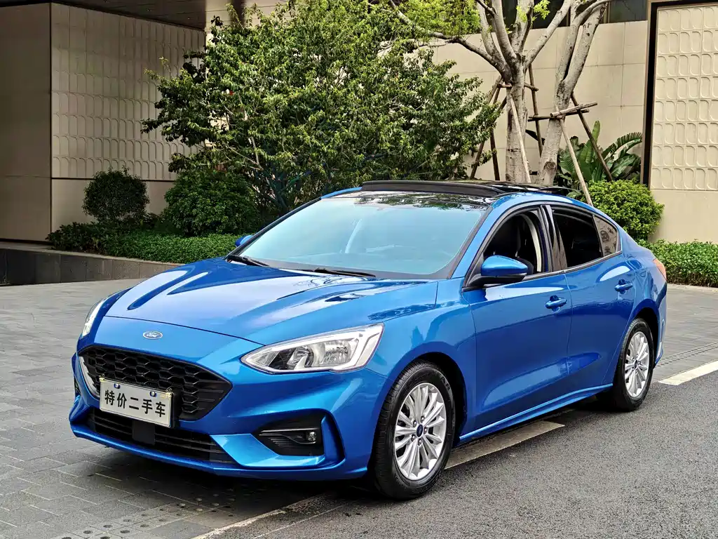 Ford Focus 2019 — фото 1