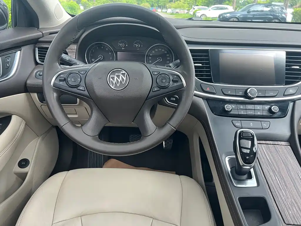 Buick LaCrosse 2017 — фото 11