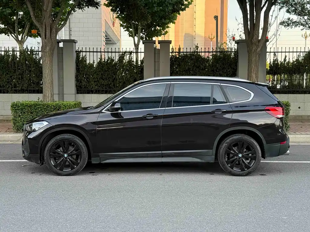 BMW X1 2021 — фото 4