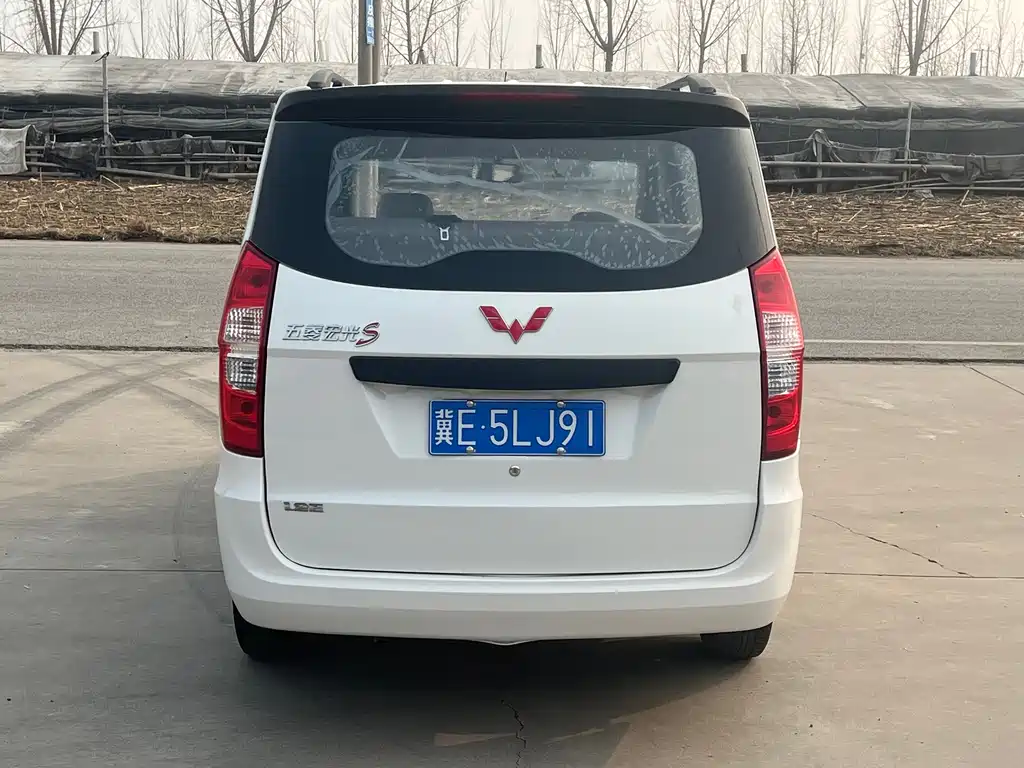 Wuling Hongguang 2017 — фото 5