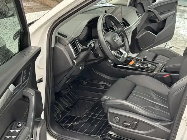 Audi Q5L 2021