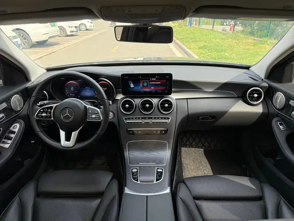 Mercedes-Benz C-Class 2019 — фото 13