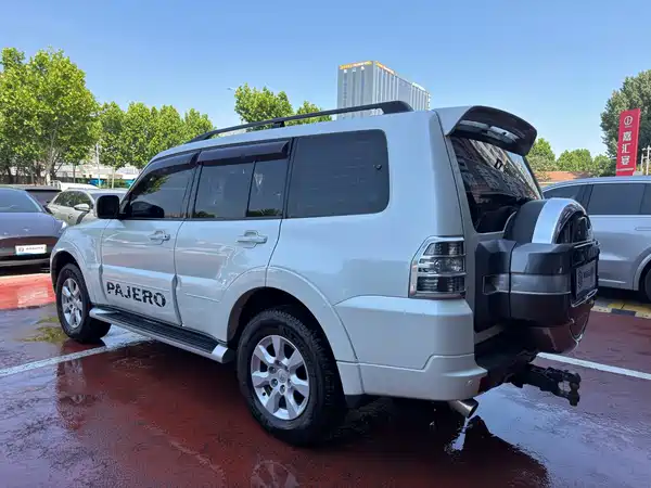 Mitsubishi Pajero 2019