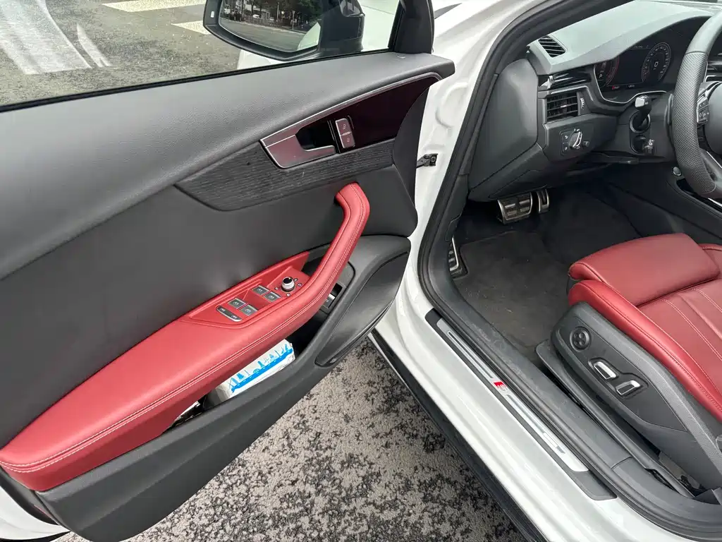 Audi A4L 2025