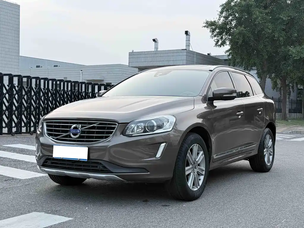 Volvo XC60 2015 — фото 1