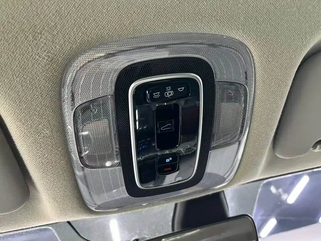 Hyundai Elantra 2023 — фото 15