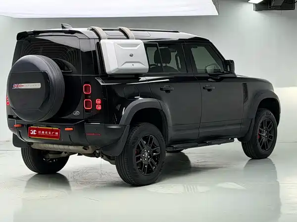 Land Rover Defender 2021