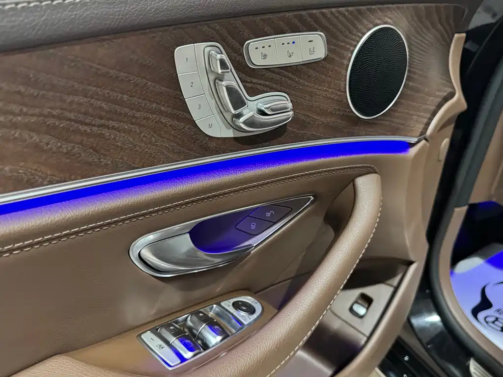 Mercedes-Benz E-Class 2023 — фото 14