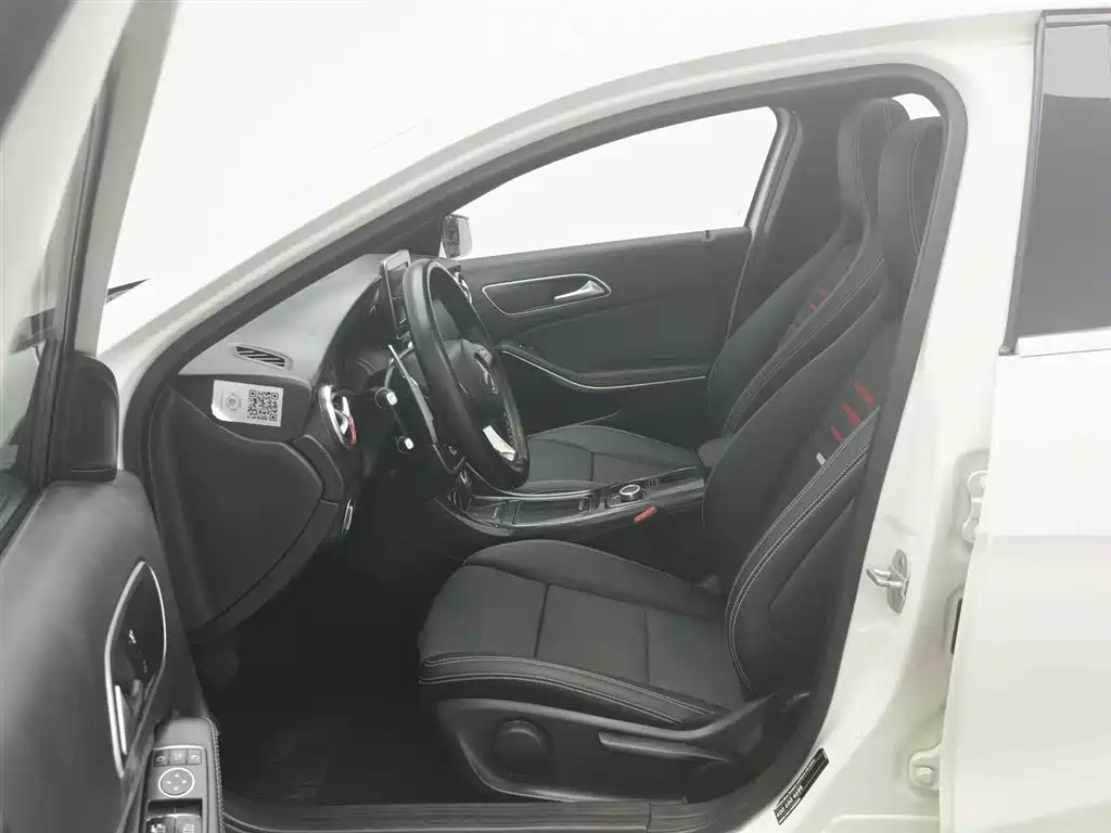 Mercedes-Benz A-Class 2018 — фото 10