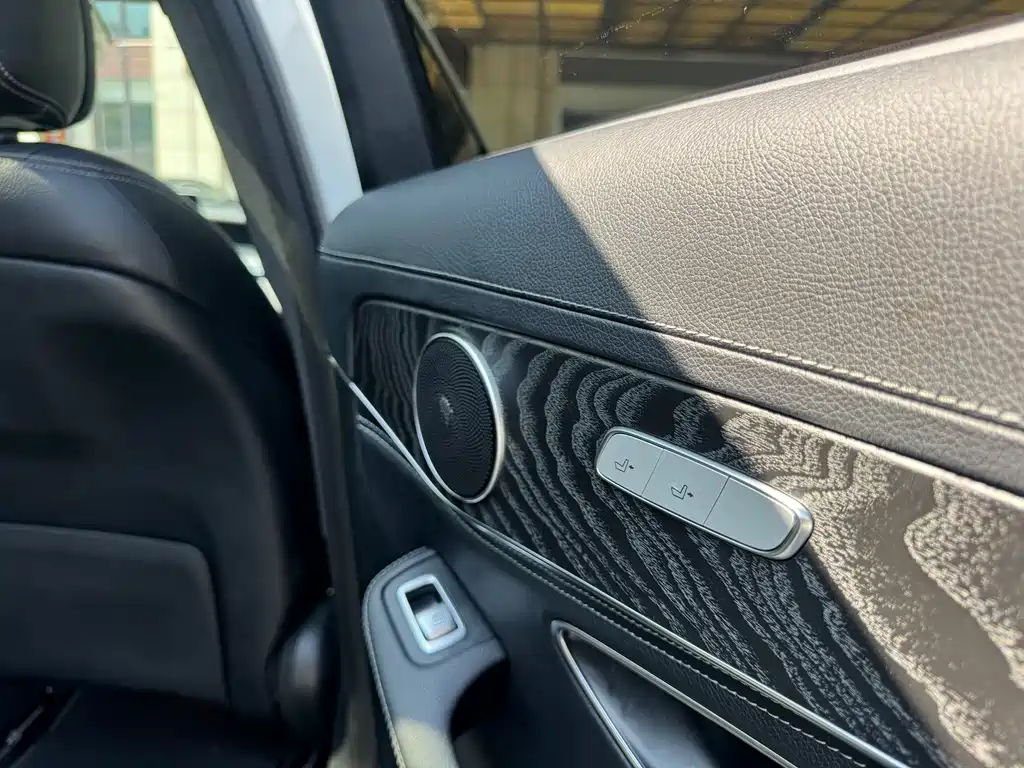 Mercedes-Benz C-Class 2020 — фото 19