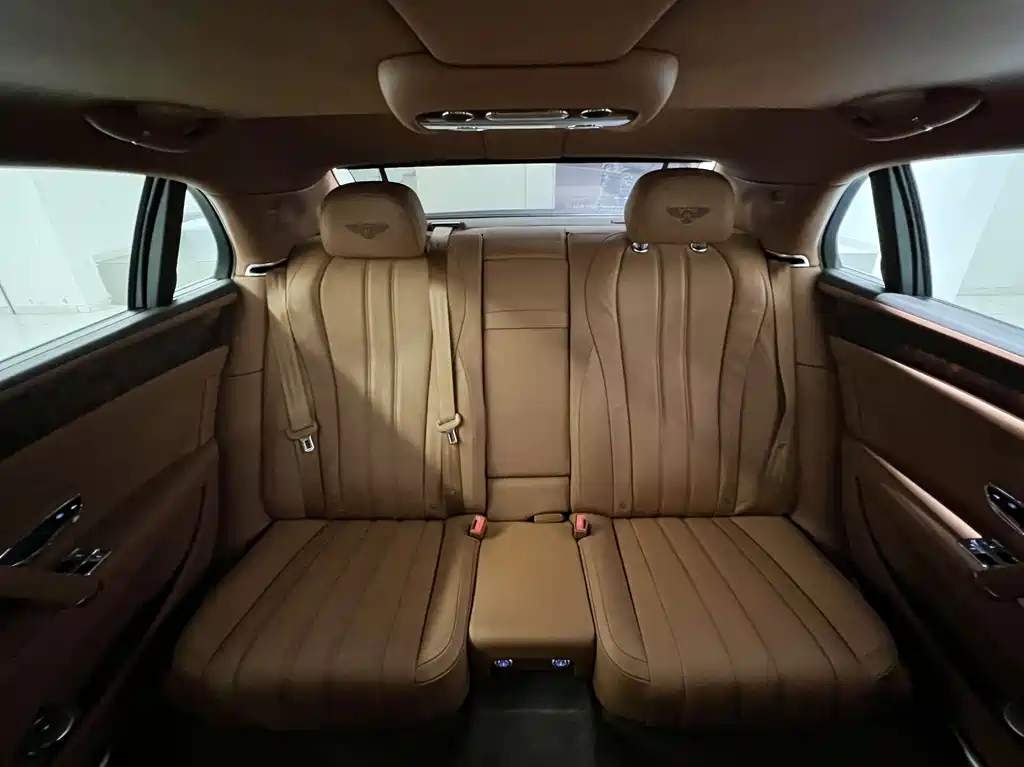 Bentley Flying Spur 2015 — фото 9