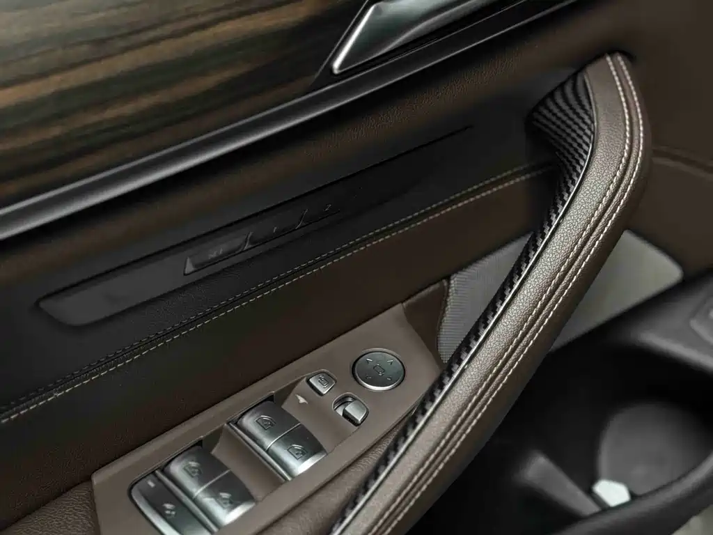 BMW 5 Series New Energy 2022 — фото 8