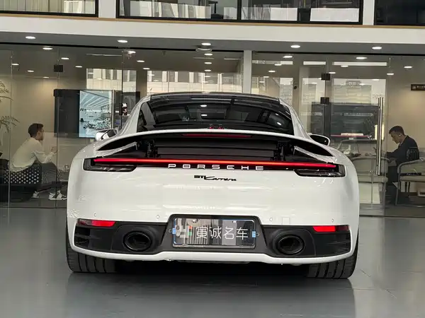 Porsche 911 2023
