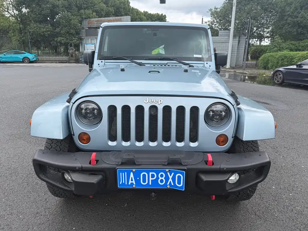 Jeep Wrangler 2012 — фото 2