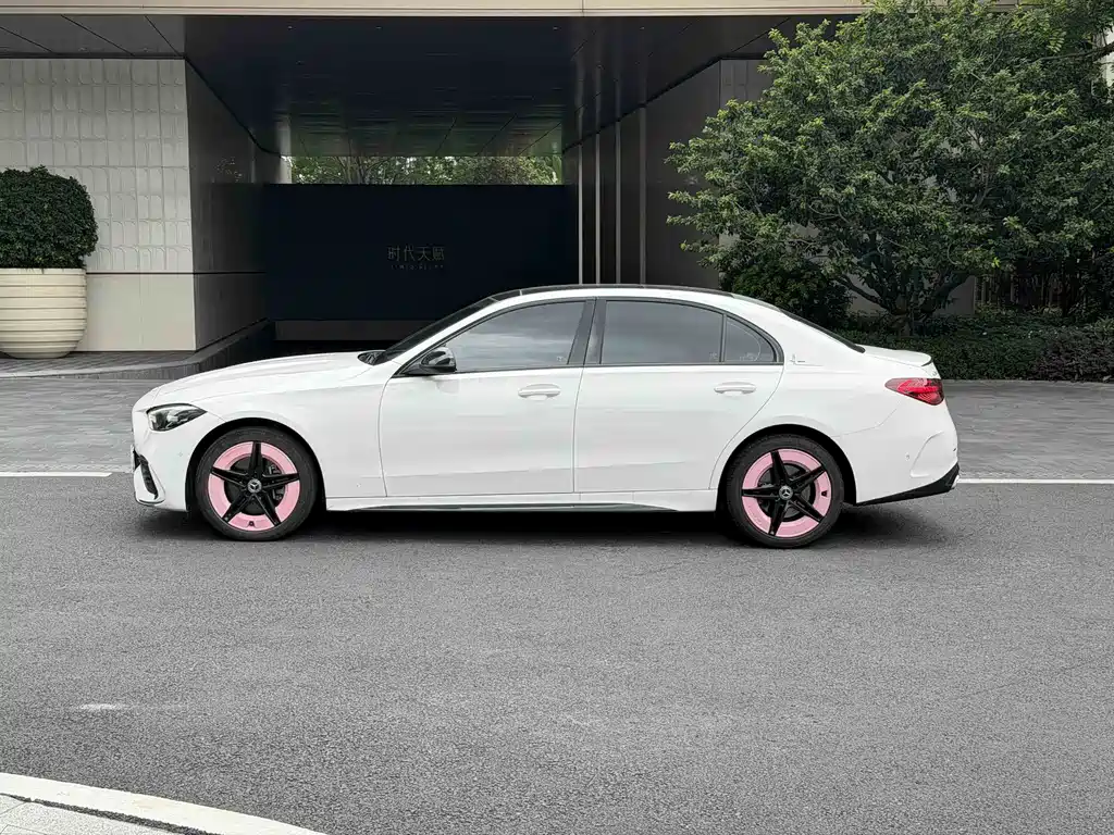 Mercedes-Benz C-Class 2023 — фото 12
