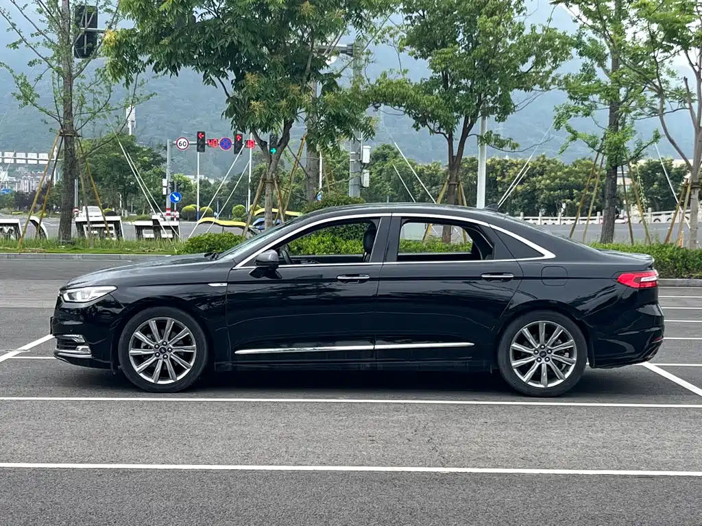 Ford Taurus 2020 — фото 18