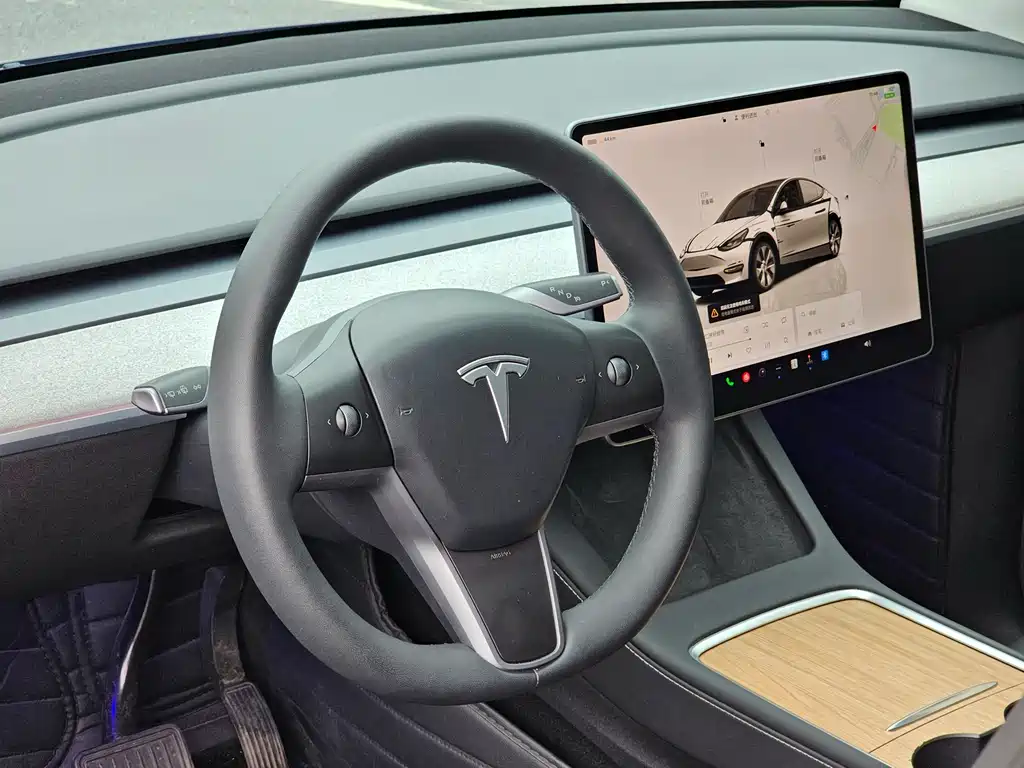 Tesla Model Y 2024 — фото 13