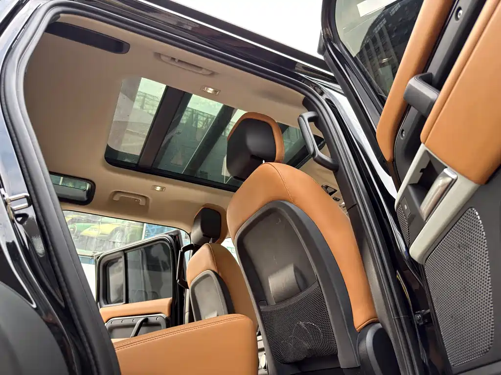 Land Rover Defender 2024 — фото 12