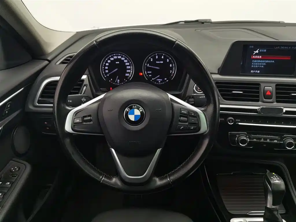 BMW 1 Series 2019 — фото 11