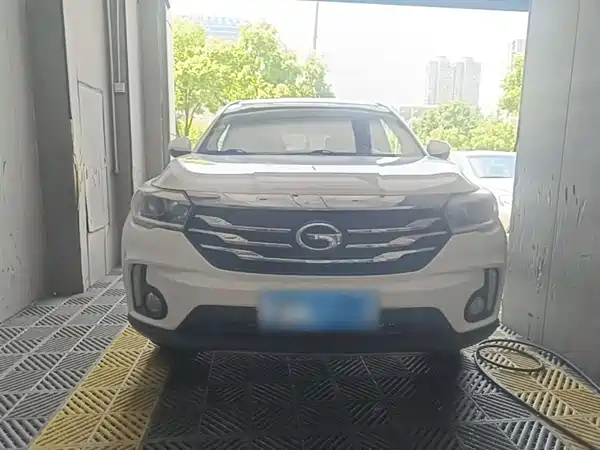 GAC Trumpchi GS4 2015