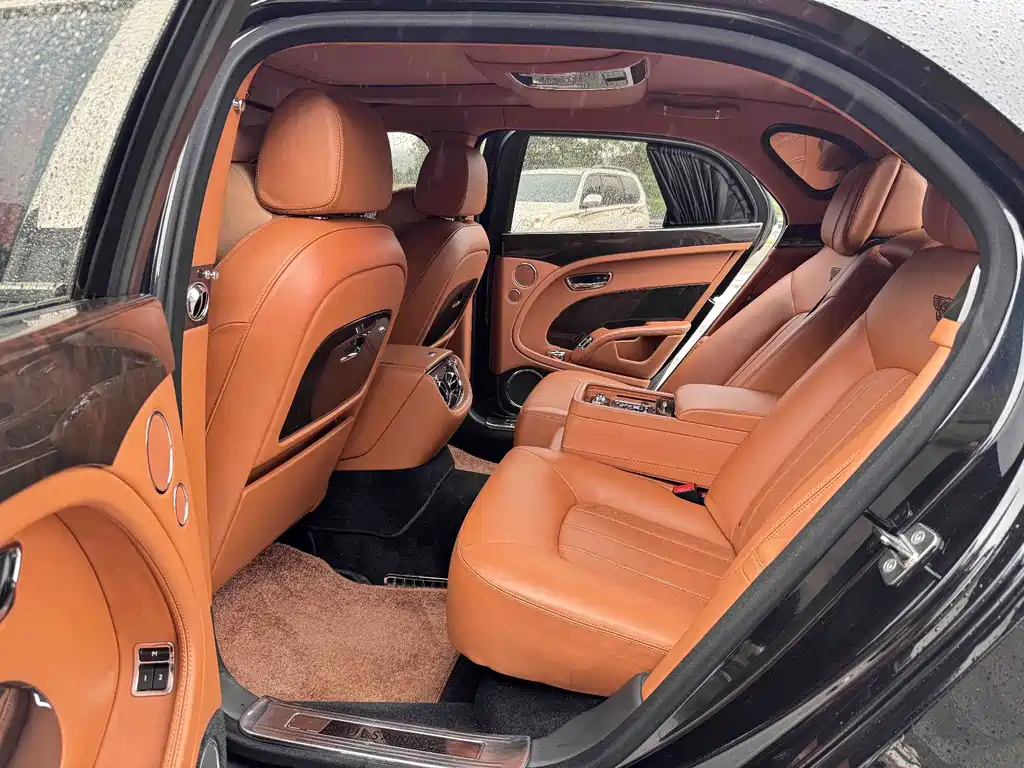 Bentley Mulsanne 2015 — фото 6