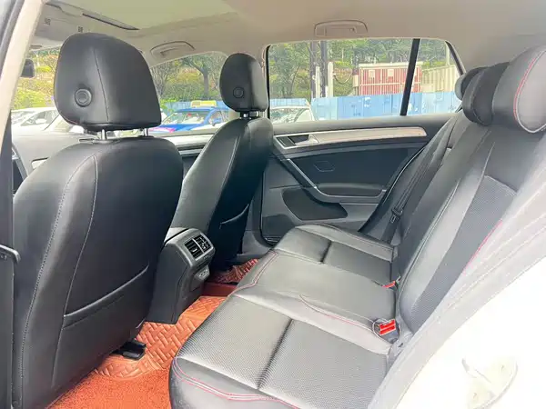 Volkswagen Golf 2020