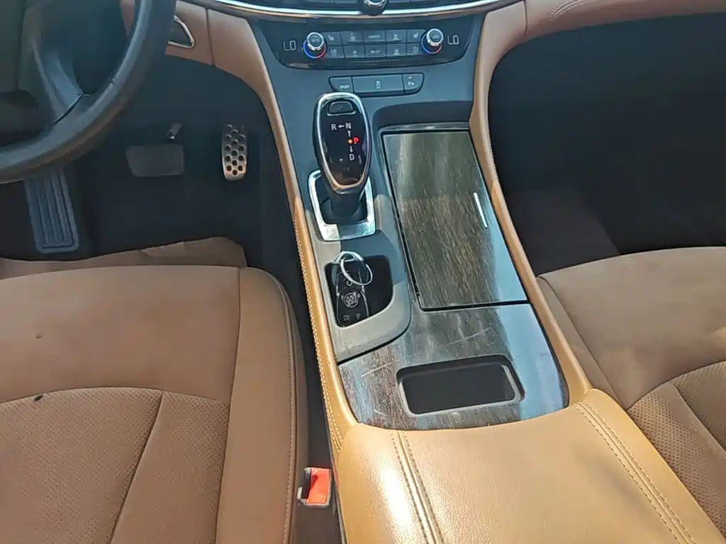 Buick LaCrosse 2017 — фото 14