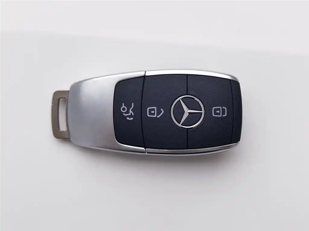 Mercedes-Benz GLB 2023 — фото 19