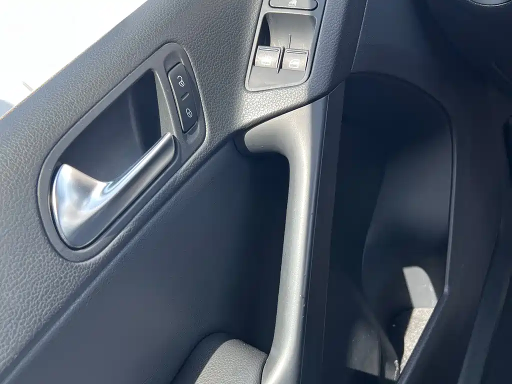 Volkswagen Tiguan 2016 — фото 14