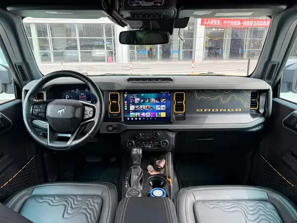 Ford Bronco 2024