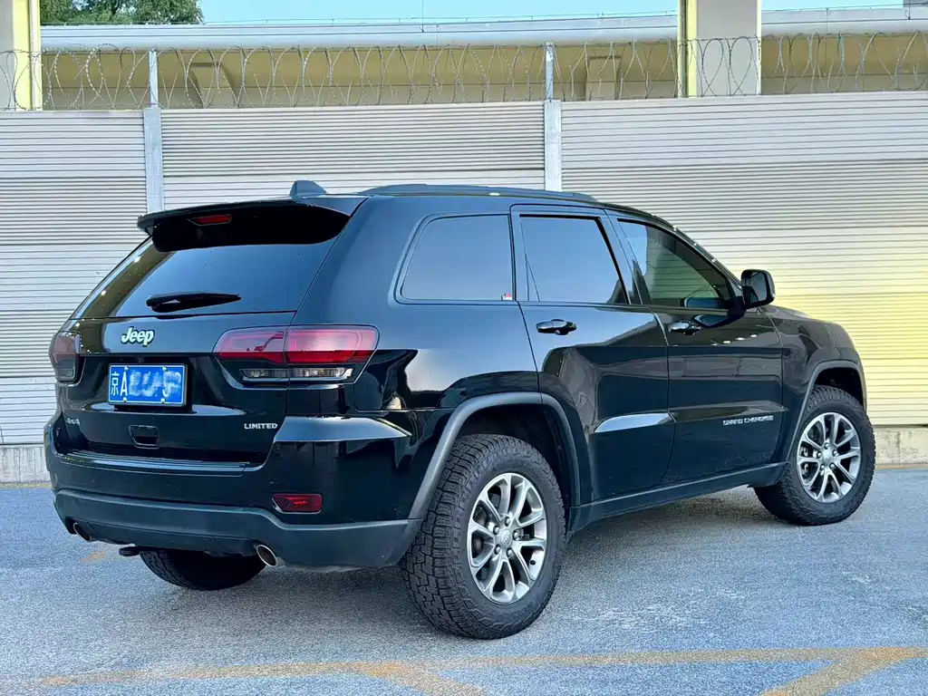 Jeep Grand Cherokee 2014 — фото 6