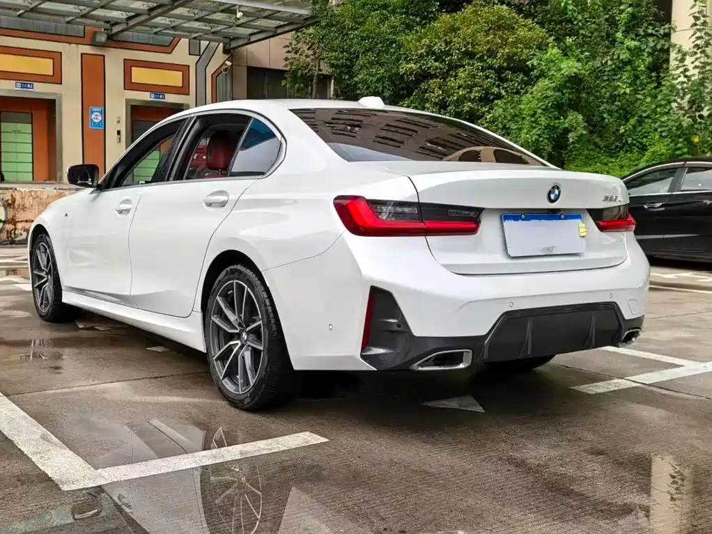 BMW 3 Series 2024 — фото 16