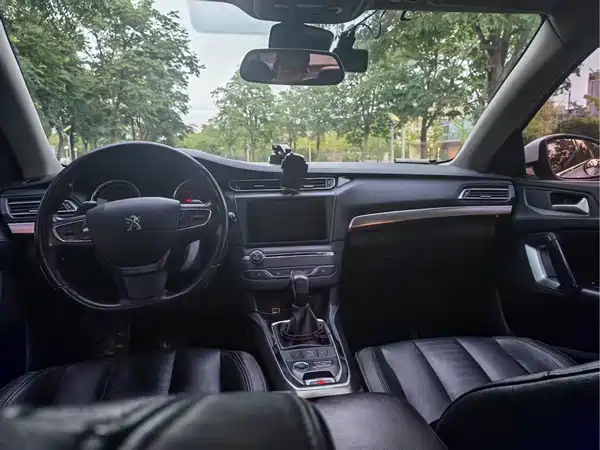 Peugeot 408 2016
