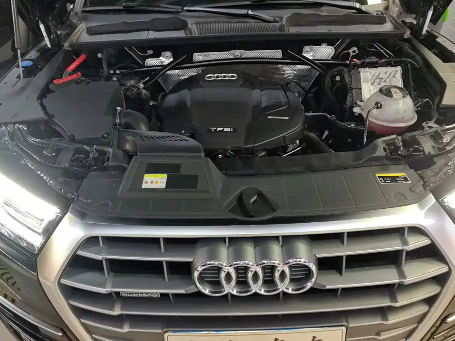 Audi Q5L 2021 — фото 10