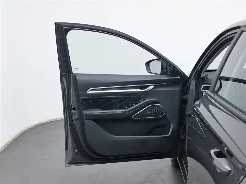 Geely Emgrand 2023 — фото 8