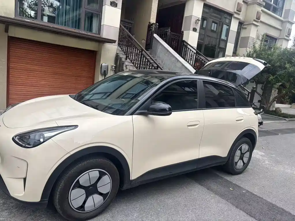 Geely Galaxy Starwish 2025 — фото 2