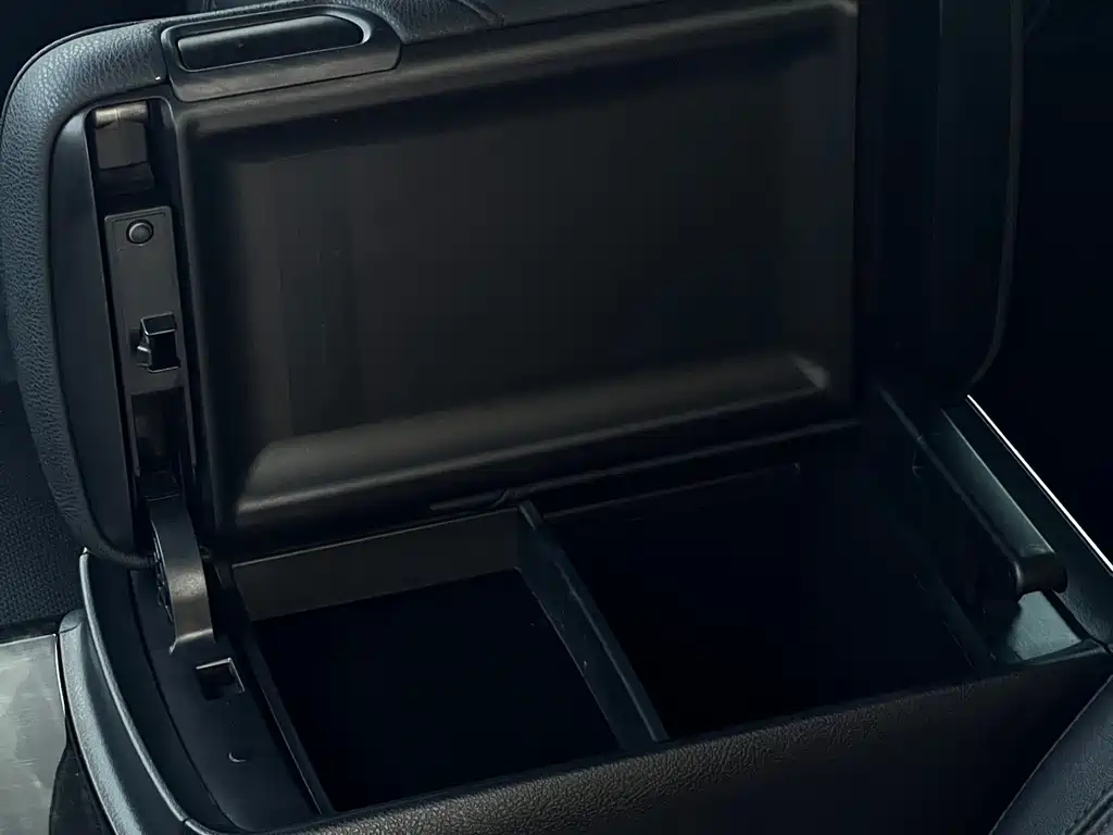 Toyota Crown 2016 — фото 15