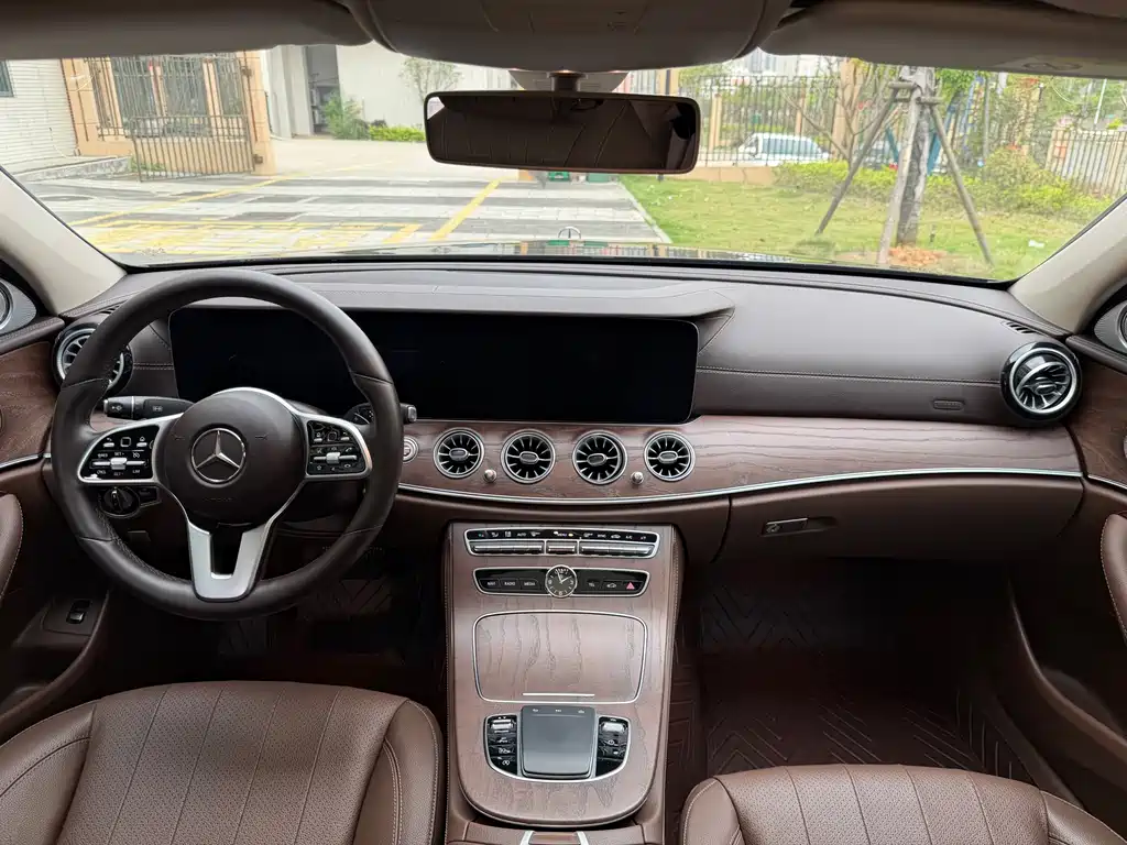 Mercedes-Benz E-Class 2020 — фото 9
