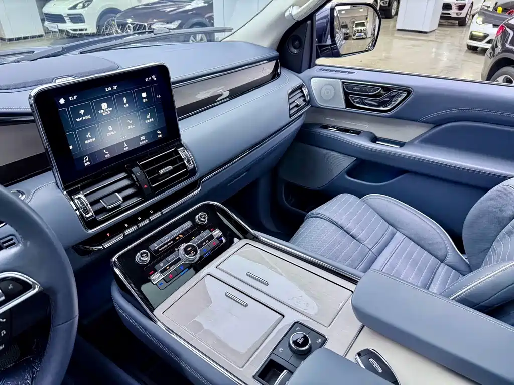 Lincoln Navigator 2019 — фото 14