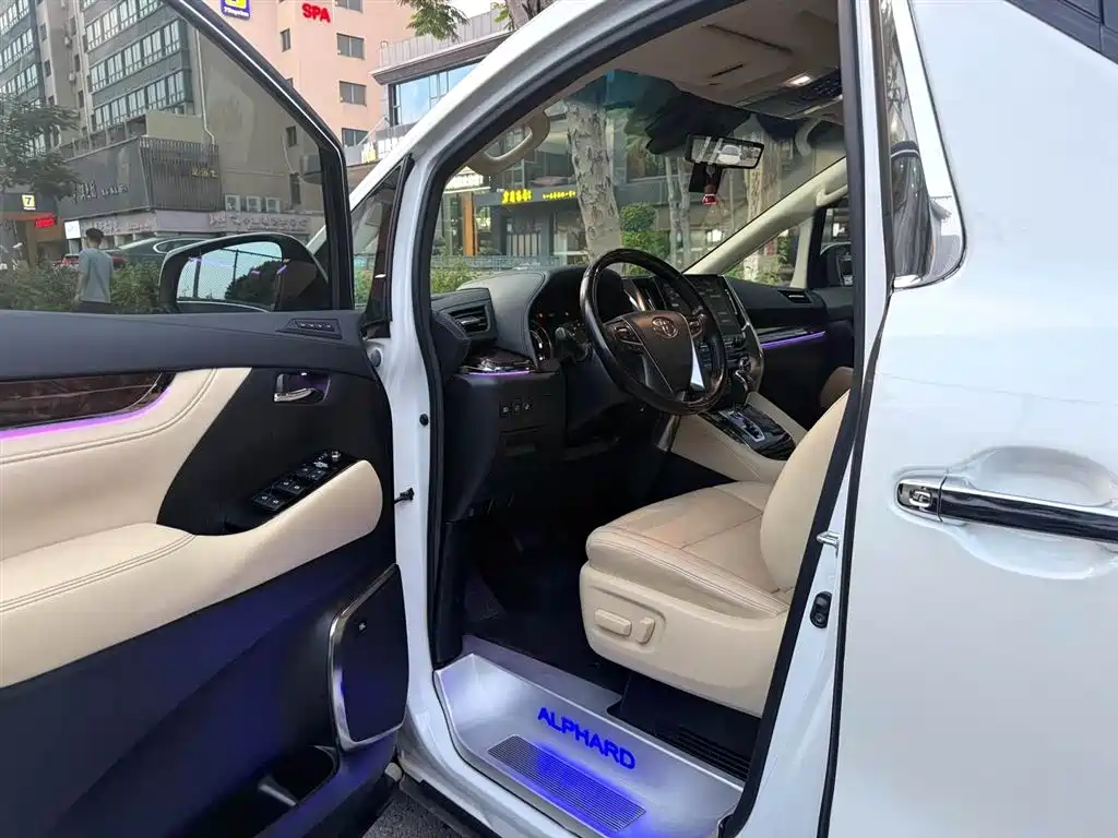 Toyota Alphard 2021 — фото 4